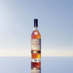 Courvoisier VSOP Fine Cognac -Yamazaki Wine Shop courvoisier vsop 2022 lifestyle 01